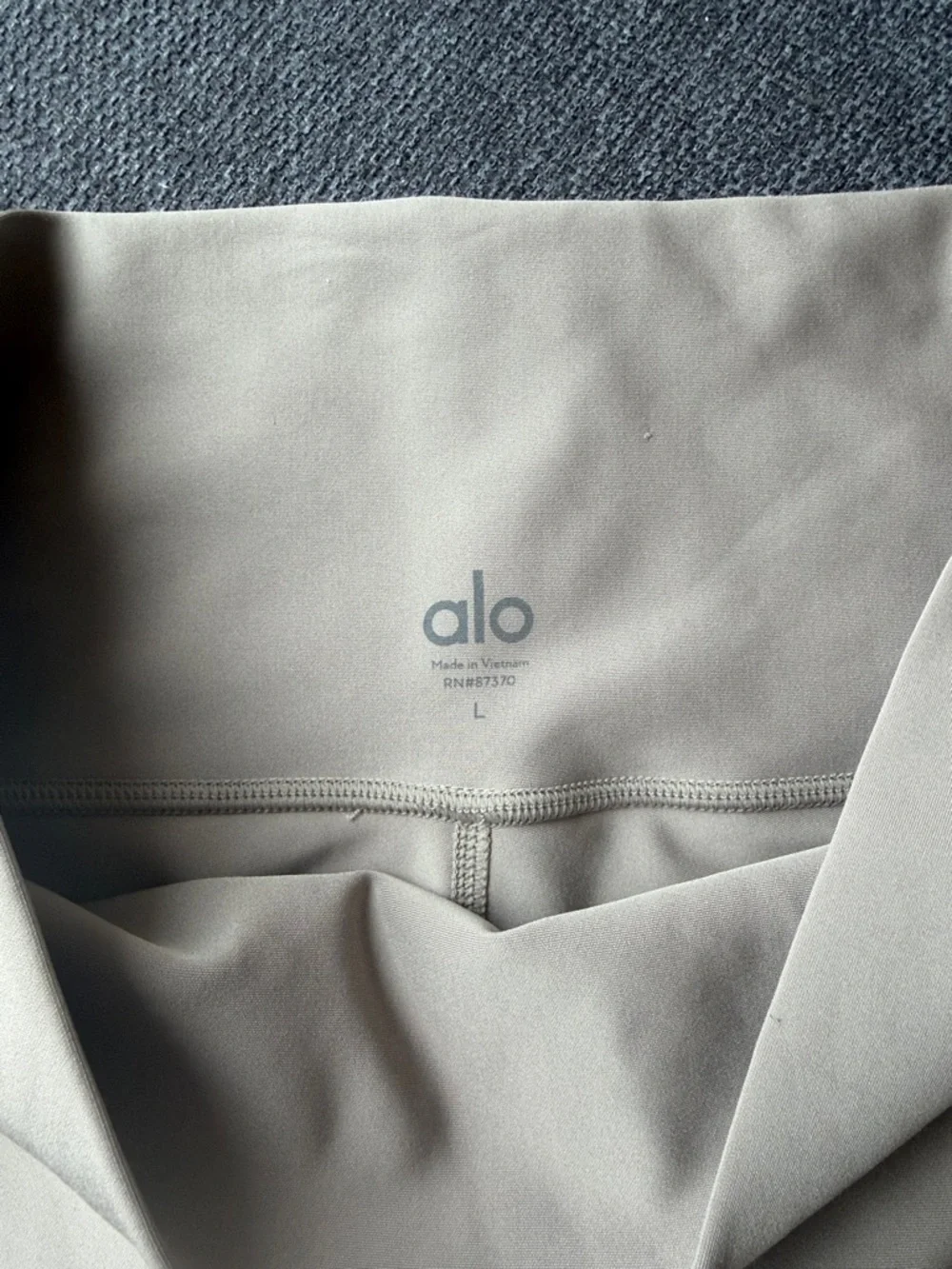 Alo leggings - Picture 2 of 3